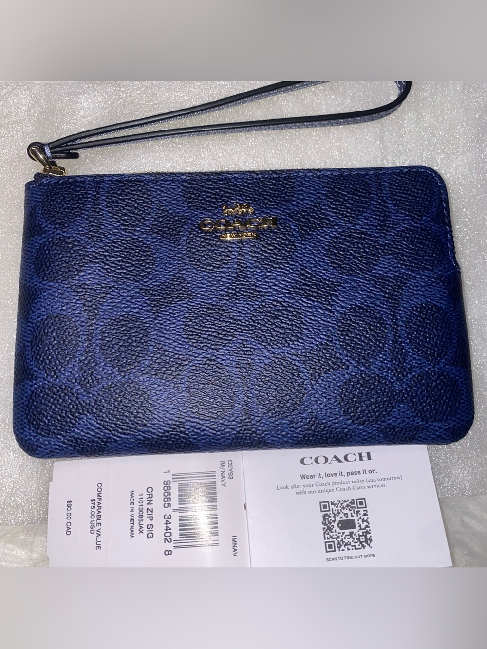 Coach Corner Zip Wristlet In Signature Canvas New
